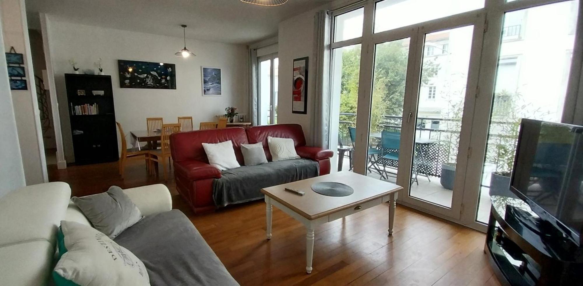 Maison De Ville Plein Centre, 3 Etoiles, A 200M De La Plage, Parking Prive, Wifi Royan Bagian luar foto